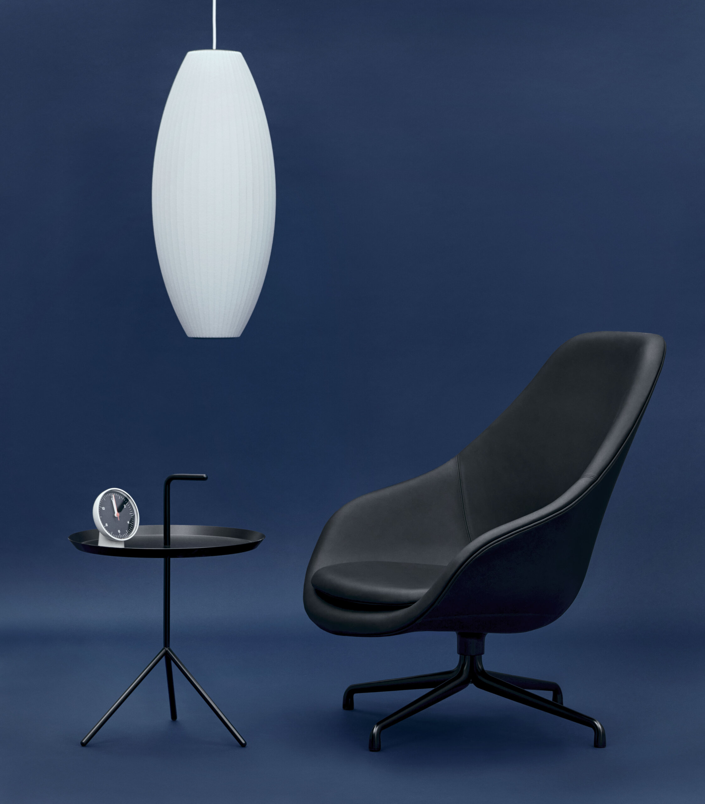 Nelson-Cigar-Bubble-Pendant-L_Table-Clock-white_DLM-black_AAL-91-uph-Sense-black-w-cushion-Sense-black-black-base.jpg